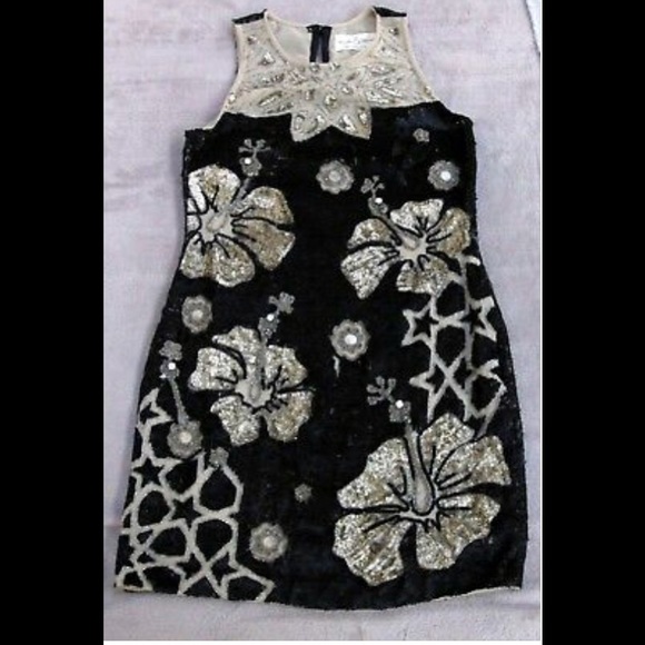 Needle and thread dress 2 - Picture 2 of 8